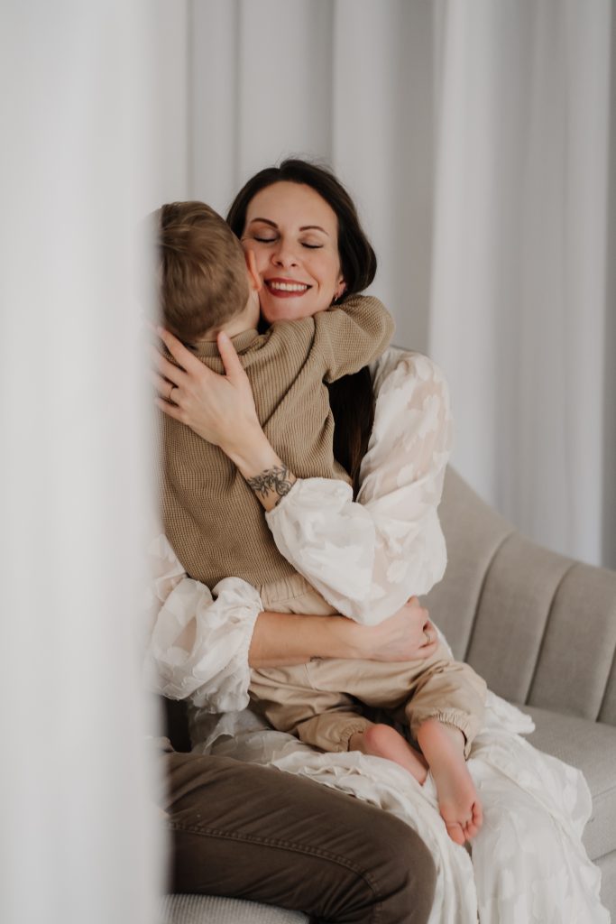 Familienfotos im Tageslichtstudio-43